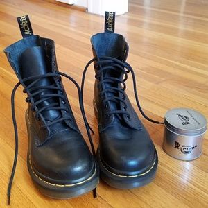 Dr. Martens Pascal boots